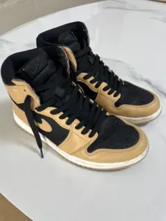 Nike Air Jordan 1 Retro High OG バケッタタン