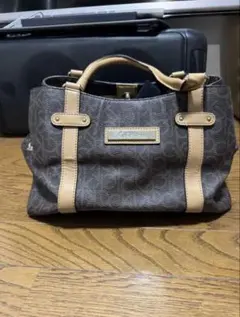 Calvin Klein モノグラム ハンドバッグ