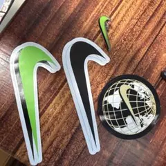 Nike ピンバッチとステッカーセット（ロゴ・地球儀）