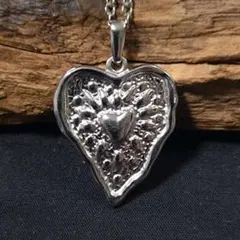 スウィートハートジュエリー　シルバーカラー　ハートのメダイネックレス