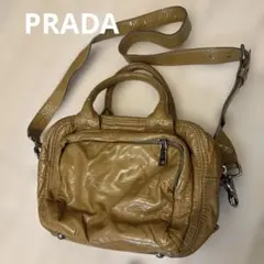 PRADAプラダ　エナメル　キャメル　ショルダー付きハンドバック