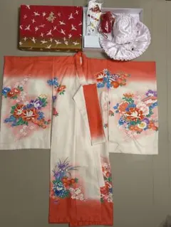 朱色とクリーム色 花柄刺繍 お宮参り4点セット付き