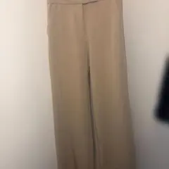 H&M ベージュ ハイウエスト スラックス