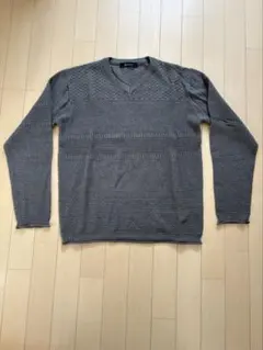 nano universe グレー Vネックニット