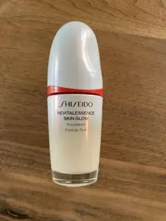SHISEIDO エッセンス スキングロウ ファンデーション 140のサムネイル
