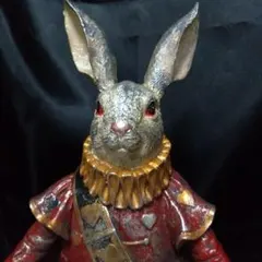 ワンダーランドラビット置物 　 バロック調　ハルモニア