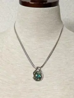 多色装飾石ドロップ型ネックレス