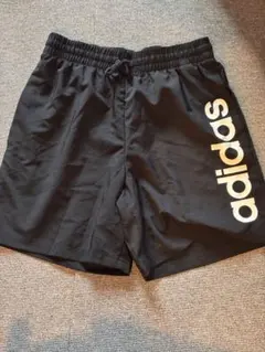 【新品】adidas ショートパンツ ブラック Lサイズのサムネイル