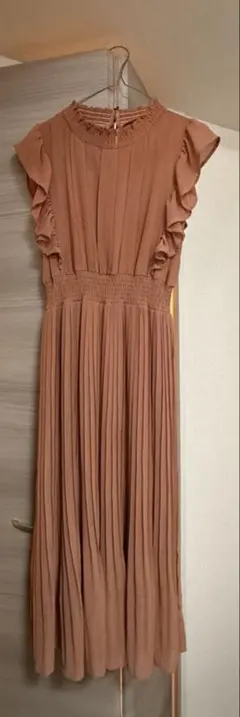 フリル袖プリーツマキシワンピース