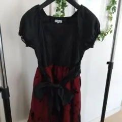 美品 140cm ドレス 黒 赤茶色 ボリュームフレア 薔薇 発表会 結婚式