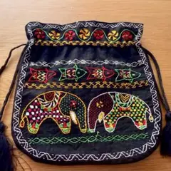 新品未使用◎手刺繍 ハンドメイド 両面刺繍 巾着ポーチ