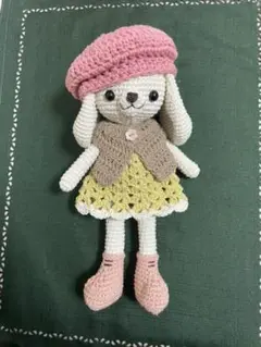 No.64 癒しのあみぐるみ　ピンク帽子のたれみみうさぎちゃん　ハンドメイド