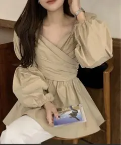 【タグ付き新品未使用】パフスリーブブラウス