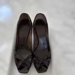 ダークブラウン オープントゥパンプス リボン付きのサムネイル