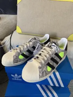 スニーカー　スーパースター 82 アディダス　パイソン