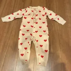 赤いハート模様のロンパース