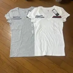 【新品タグ付き】TOMY HILFIGER レディースVネック２枚セットのサムネイル