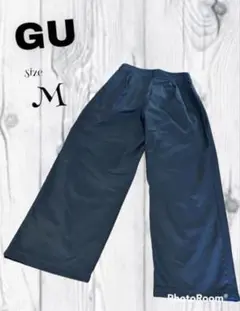 GU カラースラックス タックパンツ　サイズM