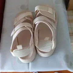 バックサンダル