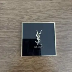 イヴ・サンローラン　鏡