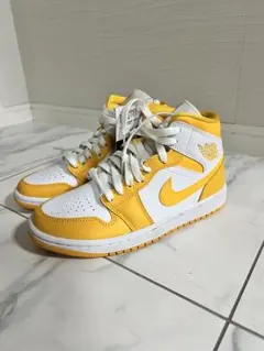 Nike Air Jordan 1 Mid ホワイト/イエロー　ナイキウィメンズ