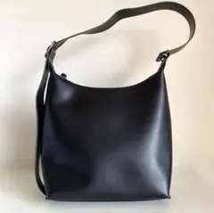 UNIQLO ユニクロ　レザータッチスクエアショルダーバッグ ブラック