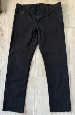 ユニクロ　セルビッチ黒デニム ストレッチパンツ