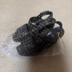 FENDI フェンディ ズッカ柄 ストラップサンダル ヒール イタリア製　39 FENDI フェンディ ズッカ柄 ストラップサンダル ヒール イタリア製 39