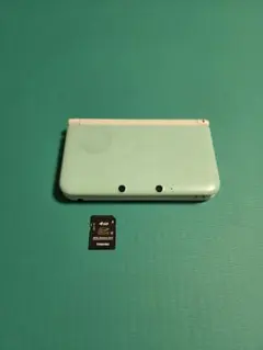 ニンテンドー3DS LL本体　ミントグリーン×ホワイト　SDカード付