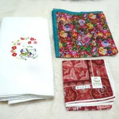 犬デザインタオル１つ　洋柄　花柄　和柄　ハンカチ２つセット