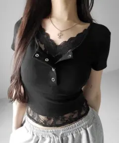 me+em レースレイヤードヘンリーネックスクエア半袖Ｔシャツ ブラック