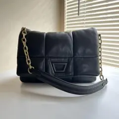 ブラックレザーキルティングショルダーバッグ