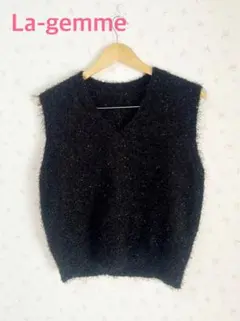 La-gemme ラジエム　ラメ入り黒 Vネック ノースリーブベスト