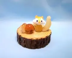 ミニチュア レジン製台座とガラス細工2点