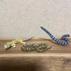 チョコエッグ　海洋堂フィギュア　爬虫類シリーズ　 トカゲとヘビのフィギュアセット