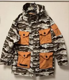 【新品未使用】A BATHING APE マウンテンパーカー カモ柄 ネイビー A BATHING APE（アベイシングエイプ）の「COLOR CAMO SNOWBOARD