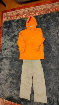 オレンジ色フード付きレディーススキーウェア