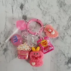 じゃらじゃらキーホルダー モンスター ピンク - メルカリ