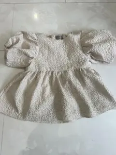 SEASON REASON フリルトップス 130cm 美品　しまむら　ベージュ