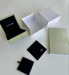 Van Cleef & Arpels ネックレスケース　冊子