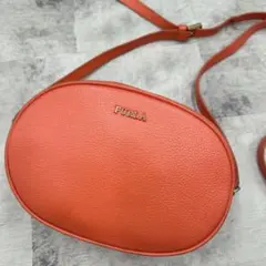 フルラ　カーラ　ショルダーバッグ 斜めかけ　レザー　オレンジ