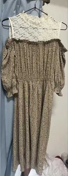 花柄ワンピース 長袖