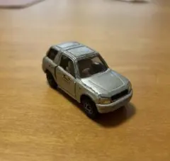 トミカ シルバー SUV ミニカー