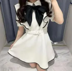 新品　evelyn バイカラーリボンロンパース　オフホワイト