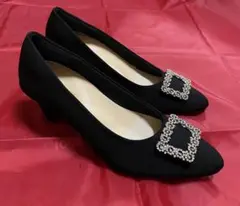 新品✨ビジュー付きブラックパンプス