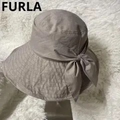 美品　FURLAフルラ　リボンハット　チャーム付き　ツバ大きめ　ベージュ　ゴム付