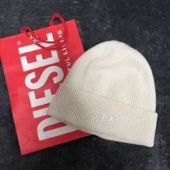 【新品未使用】DIESEL ディーゼル ビーニー ニット帽 ホワイト 白　ロゴのサムネイル