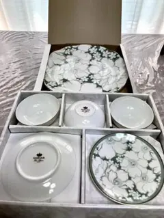 【新品】NARUMI fine china デザートセットのサムネイル