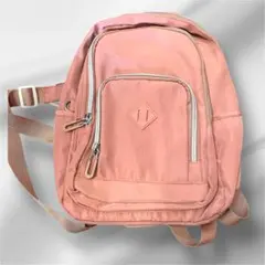 ピンクの小型リュック ポケット沢山