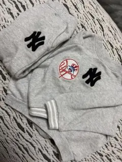 お値下げ中✩.New York Yankees トレーナー 90cm グレー